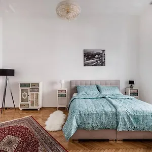 Appartamento Oktober 6/8, Budapest